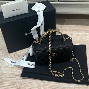 NEW! CHANEL •24A Caviar Quilted Trendy CC
Vanity Top Handle Crossbody Bag